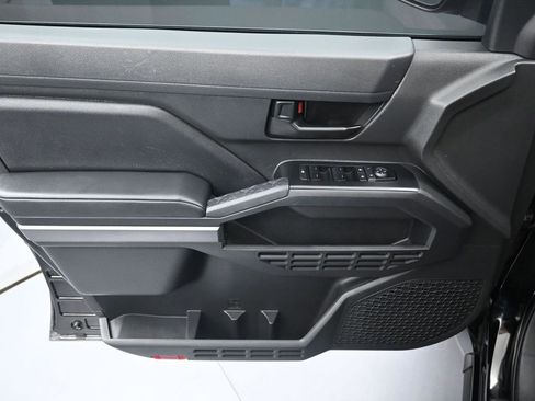 Used 2025 Toyota Tacoma SR5 AWD/4WD image 24