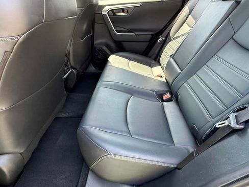 Used 2020 Toyota RAV4 Limited image 20