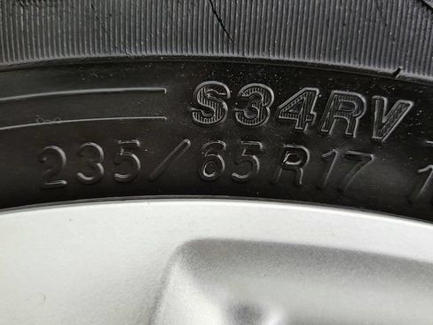 Used 2020 Chrysler Voyager L FWD image 29