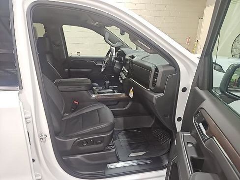 New 2026 GMC Sierra 1500 SLT w/ SLT Premium Plus Package image 30