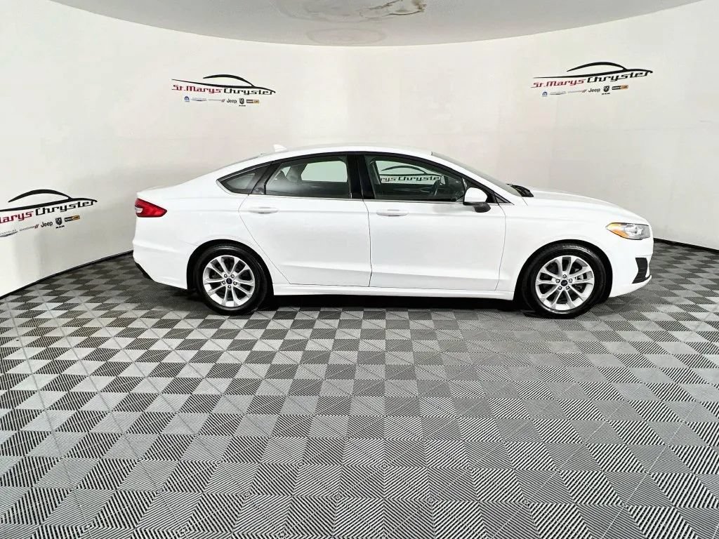 Used 2019 Ford Fusion SE FWD image 9