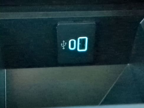 Used 2023 Ford F250 Lariat w/ Chrome Package image 21