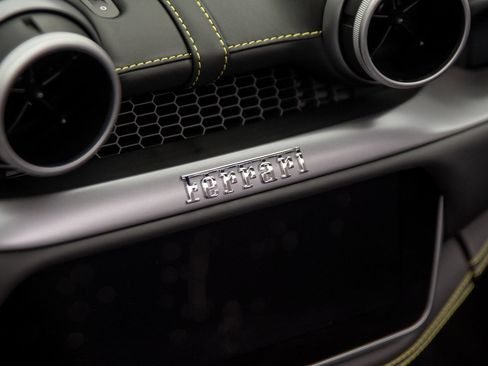 Used 2023 Ferrari Portofino M RWD image 31