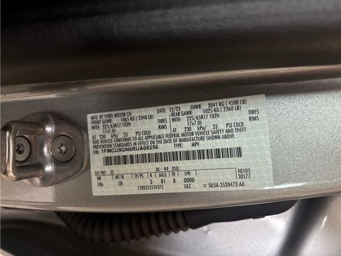 Certified 2024 Ford Escape Active AWD/4WD image 29