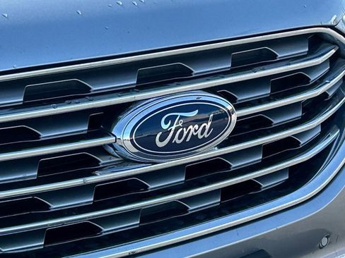 Used 2024 Ford Edge Titanium image 10