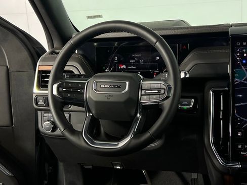 Used 2025 GMC Yukon Denali image 13