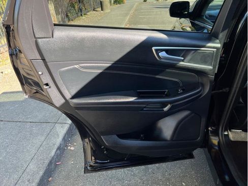 Used 2019 Ford Edge Titanium w/ Equipment Group 301A image 18