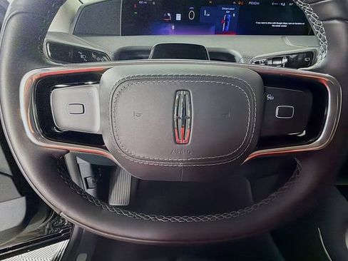 New 2026 Lincoln Navigator Premiere AWD/4WD image 11