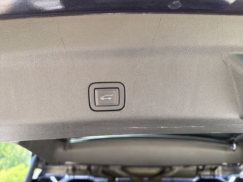 Used 2024 Chevrolet Tahoe LT AWD/4WD image 20