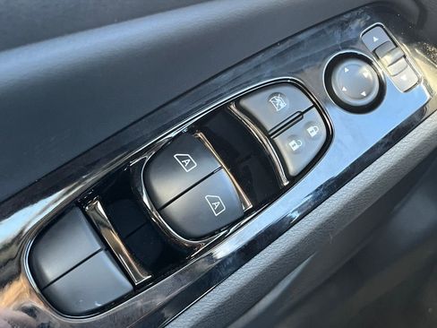 New 2025 Nissan Altima 2.5 SL image 19