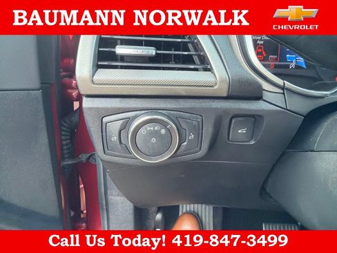 Used 2017 Ford Fusion SE w/ Fusion SE Technology Package FWD image 19