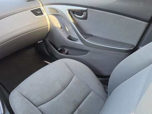 Used 2013 Hyundai Elantra GLS w/ Preferred Pkg image 17