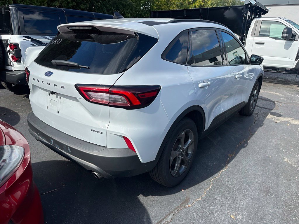 Used 2025 Ford Escape ST-Line Select AWD/4WD image 7