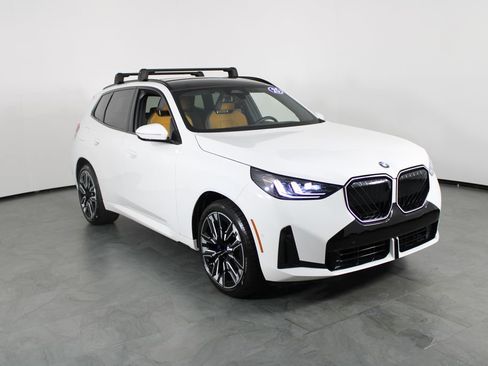 Used 2025 BMW X3 xDrive30i w/ Premium Package AWD/4WD image 3