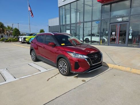 Used 2024 Nissan Kicks SV FWD image 2