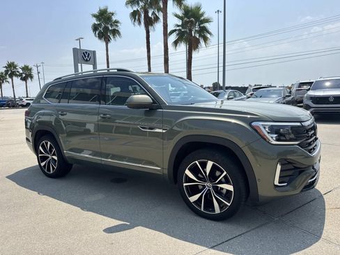 Used 2025 Volkswagen Atlas SEL Premium R-Line AWD/4WD image 3