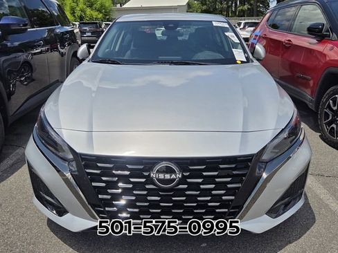 Used 2023 Nissan Altima 2.5 S FWD image 6