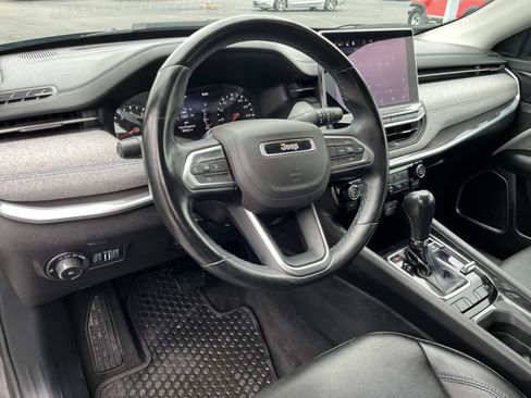 Used 2022 Jeep Compass Latitude w/ Convenience Group AWD/4WD image 2