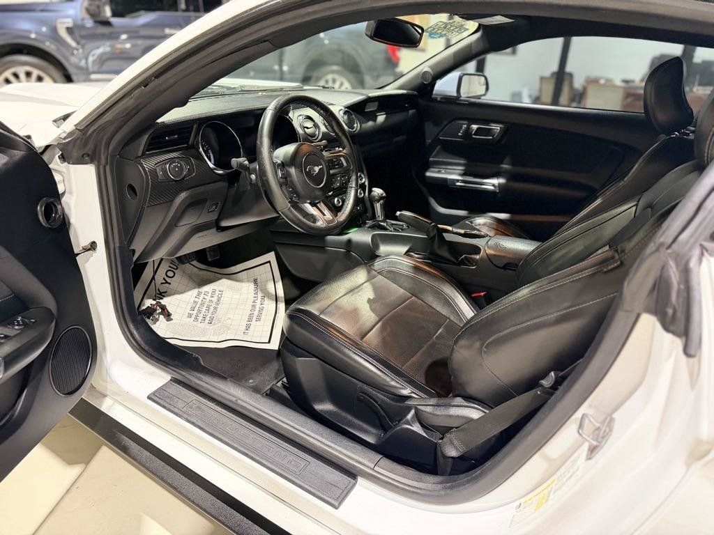 Used 2017 Ford Mustang Coupe RWD image 12