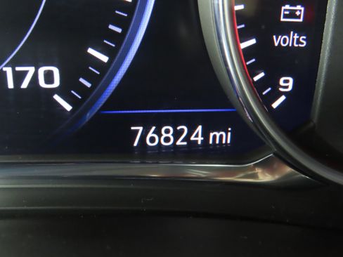 Used 2023 Chevrolet Traverse Premier AWD/4WD image 35