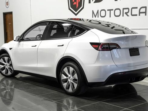 Used 2023 Tesla Model Y Long Range AWD/4WD image 11