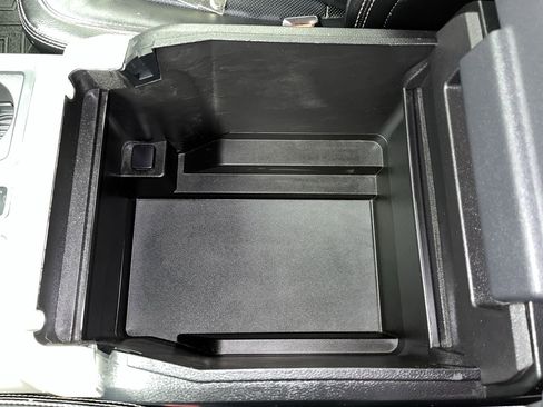 Used 2015 Ford F150 Lariat w/ Equipment Group 502A Luxury AWD/4WD image 28
