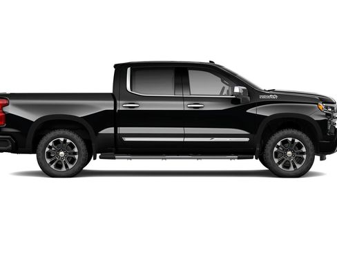 New 2026 Chevrolet Silverado 1500 High Country w/ Z71 Off-Road Package AWD/4WD image 3