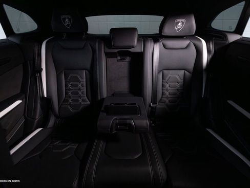 Used 2025 Lamborghini Urus SE image 44