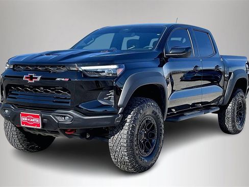 Used 2024 Chevrolet Colorado ZR2 w/ ZR2 Bison Edition image 2