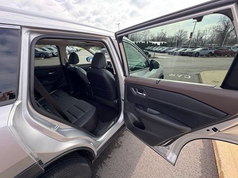 Used 2023 Nissan Rogue SV w/ SV Premium B Package AWD/4WD image 14