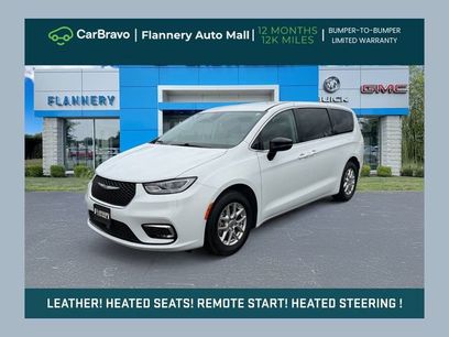 Used 2024 Chrysler Pacifica Touring-L