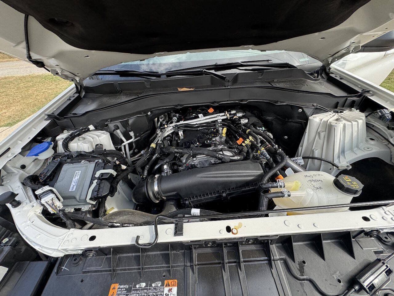 Used 2025 Ford Explorer Active RWD image 40