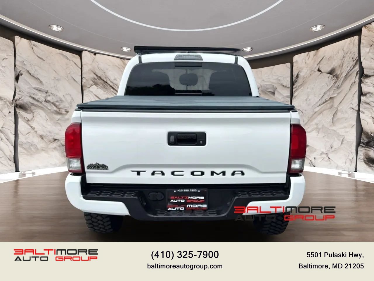 Used 2017 Toyota Tacoma TRD Sport w/ Tow Package (A/T) AWD/4WD image 5