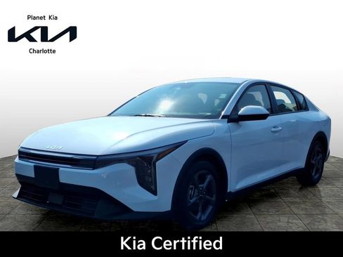 Certified 2025 Kia K4 FWD image 1