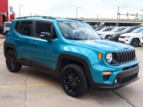 Used 2022 Jeep Renegade Altitude image 4