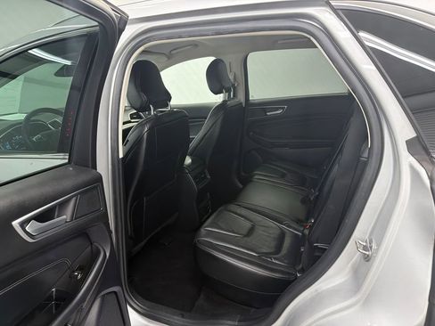 Used 2019 Ford Edge Titanium FWD image 23