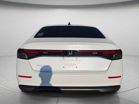 Used 2025 Honda Accord SE image 5