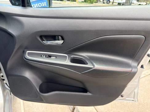 Used 2024 Nissan Versa SR FWD image 33
