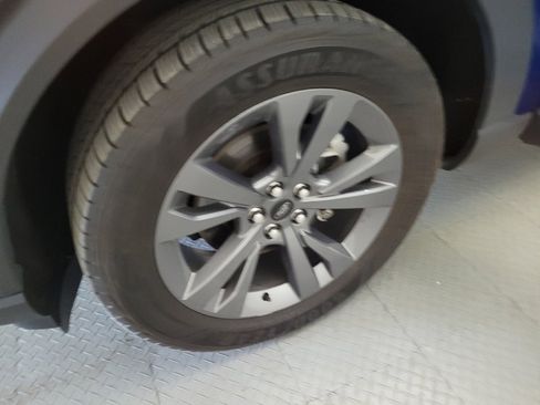 Used 2021 Ford Explorer XLT w/ Equipment Group 202A image 31