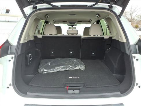 Certified 2025 Nissan Rogue SV image 17