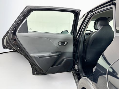 Used 2025 Kia K4 LXS image 26