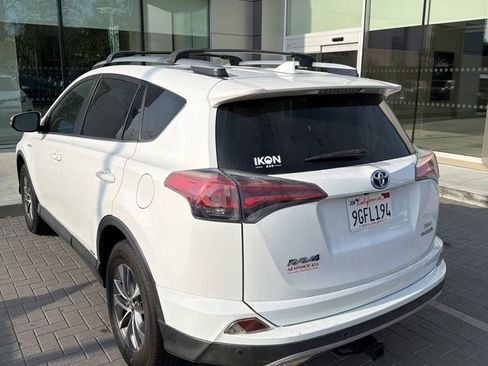 Used 2017 Toyota RAV4 XLE w/ Convenience Package AWD/4WD image 5