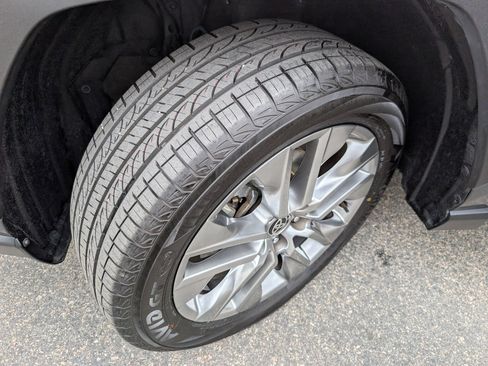 Used 2023 Toyota RAV4 XLE Premium image 21