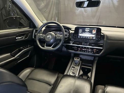 Used 2024 Nissan Pathfinder SL AWD/4WD image 20