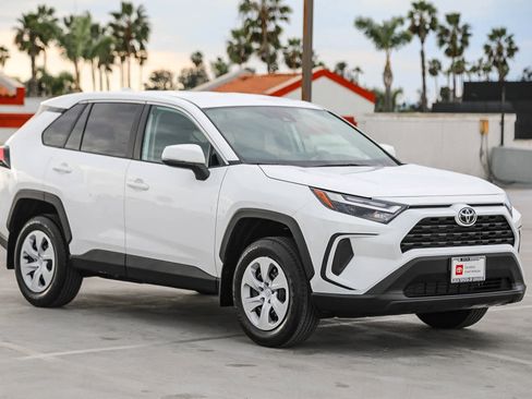 Certified 2025 Toyota RAV4 LE image 5