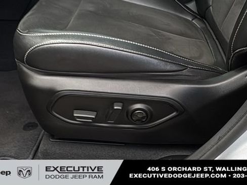 Used 2023 Jeep Grand Cherokee L Laredo AWD/4WD image 10