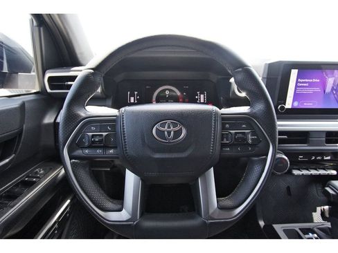 Used 2025 Toyota 4Runner SR5 AWD/4WD image 14