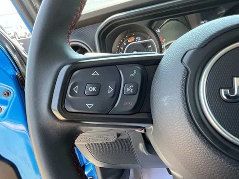 Used 2024 Jeep Wrangler Unlimited Rubicon AWD/4WD image 27