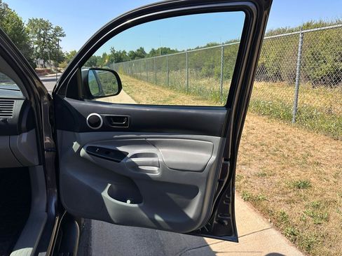 Used 2015 Toyota Tacoma 4x4 Double Cab image 22