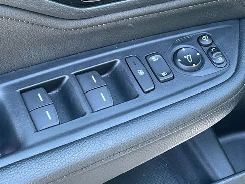 Used 2025 Honda Odyssey Elite image 31